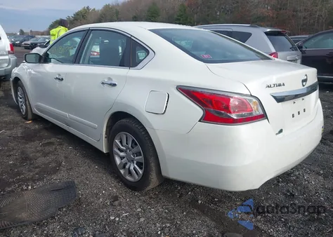 2015 Nissan Altima 2.5 S z USA, uszkodzony, nr VIN 1N4AL3AP6FC439242
